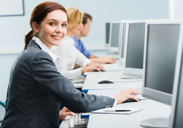 דרוש - ורצוי - ייצוג נשי נרחב יותר, הן באופן ספייס והן בחדרי ההנהלה הבכירה. צילום: BigStock