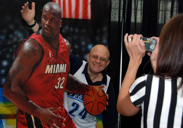 בצילו של שאקיל אוניל (מקרטון, דרך אגב)