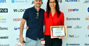 מימין: ריבה שירזי, מנמ"רית רשות המים, ודקל אופיר, יועץ מאבנת. צילום: ניב כהן