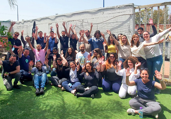 עובדי המרכז החדש בשדרות. צילום: אלמנטור