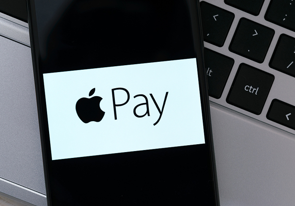 סוף סוף גם בישראל. Apple Pay. צילום: BigStock