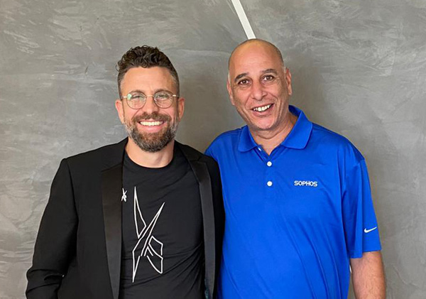 מימין: דורון כחילה, מנהל פעילות סופוס בישראל, ורהב רוזנטל, מנכ״ל אופק טכנולוגיות. צילום: אופק טכנולוגיות