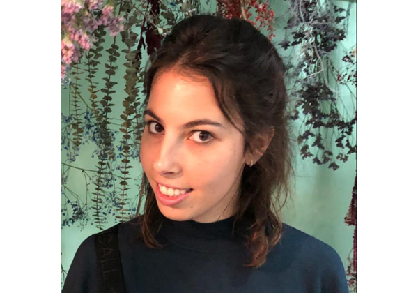 ספיר גביזון,  מפתחת Full Stack בחברת ג'ינג. צילום: פרטי