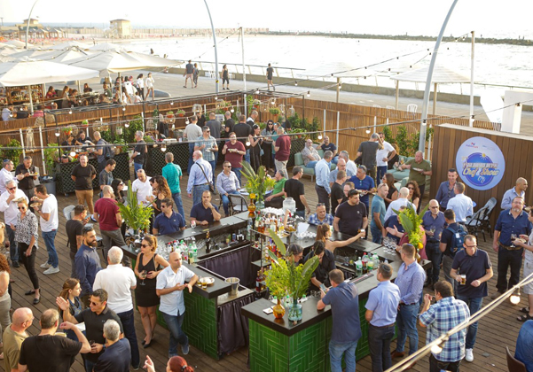 מתמנגלים ונהנים באירוע מלם תים ודל. צילום: שי שבירו