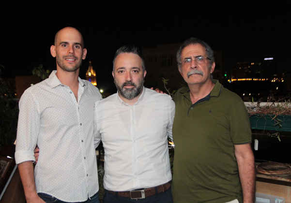 משמאל: שחר לסרי - מנהל פעילות ארקסרב ישראל, רועי רופא – מנכ"ל Dis-T, אודי טבוך – מהנדס מערכות ופריסייל ב-Dis-T. צילום: מאור מוראי