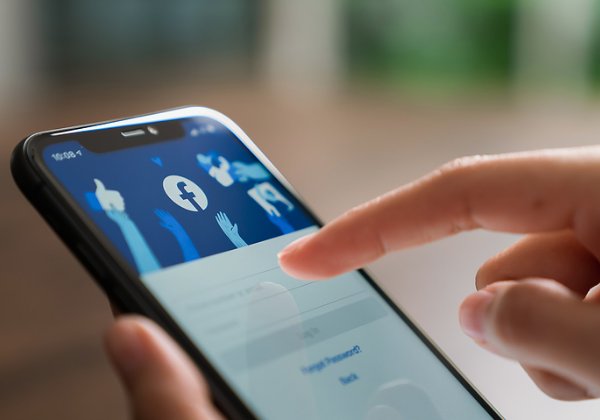 ההאקרים משתלטים עליו ומנצלים אותו. חשבון פייסבוק. צילום אילוסטרציה: BigStock