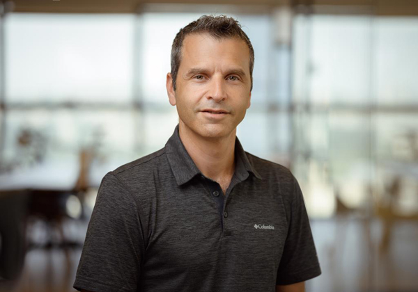 ערן בז'ה, מנהל הצלחת הלקוח של Tomorrow.io ומנהל פעילות החברה בישראל. צילום: דורון לצטר