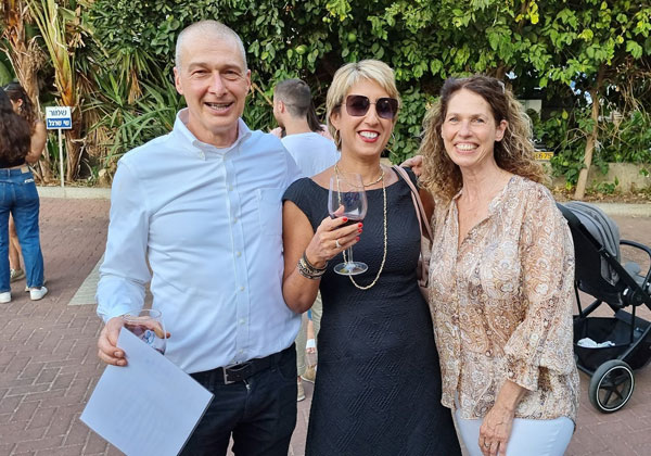 מימין: רחל שרגל, סיגל רגב רוזנברג, מנכ"לית קוםת חולים מאוחדת, ושי שרגל, מנכ"ל RBS Projects. צילום: פלי הנמר