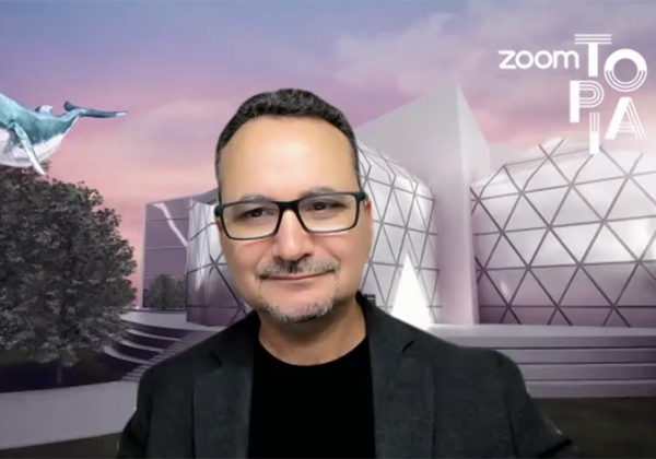 מציג את החידושים. עודד גל, מנהל המוצר הראשי בזום. צילום: זום