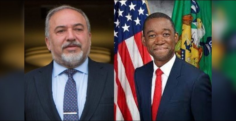 סגן שר האוצר האמריקני, וולי אדיימו, ושר האוצר הישראלי, אביגדור ליברמן.