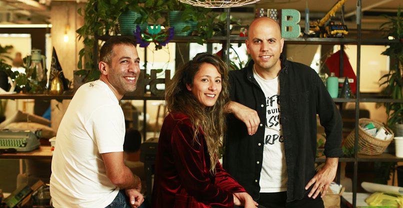 מימין: עוז אלון, מייסד שותף ומנכ"ל, נעמה אלון, מנהלת המוצר, ודרור שמעוני, מנהל הטכנולוגיות - האניבוק.