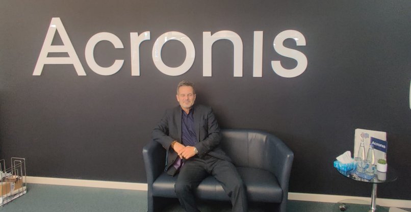 רוני מויאל, ממנהל המכירות של אקרוניס בישראל.