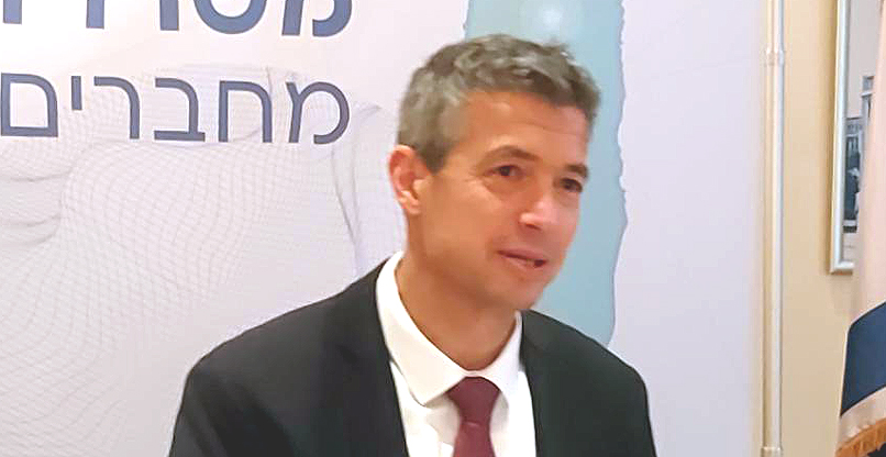 שר שר התקשורת, יועז הנדל., יועז הנדל, במסיבת העיתונאים היום (ה').