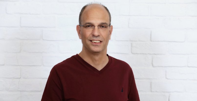 צבי גלי, מנהל פעילות OutSystems באמן דיגיטל, נציגת החברה בישראל.