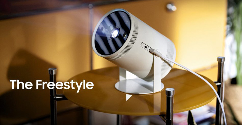 The Freestyle - מקרן, רמקול חכם ותאורה סביבתית בהתקן נייד, מסוגנן וקל לשימוש