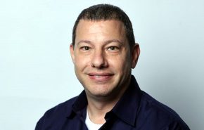 זהר לנדאו, מנהל פעילות אקרוניס בישראל.