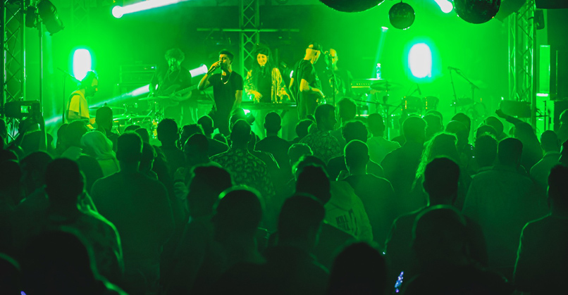 פותחים שנה עם להקת בלקן ביט בוקס.