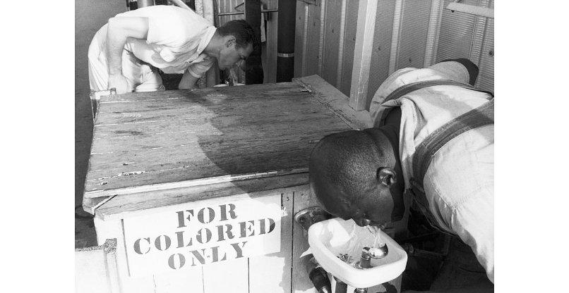 תמונה מייצגת של ההפרדה בגזענית מתקופת חוקי ג'ים קרואו.