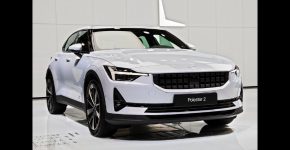 פרסומת נשכנית בסופרבול. Polestar 2 של חברת פולסטר.