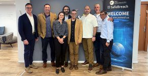 בכירים ב-NessPRO ובסייפבריצ' במעמד החתימה על הסכם שיתוף הפעולה.