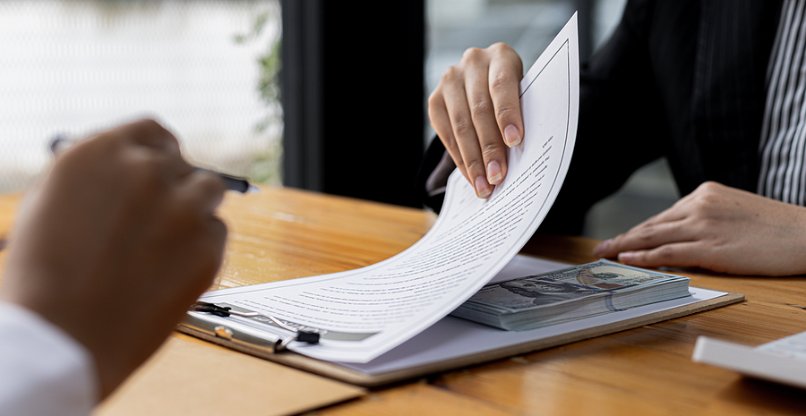 עניין שבשגרה בעסקים באזורים שונים? שוחד. אילוסטרציה.