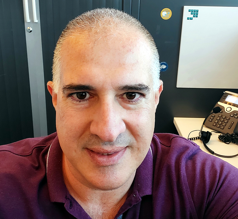 דוד מקסימוב, אחראי מערכות תקשורת במגדל טכנולוגיות.