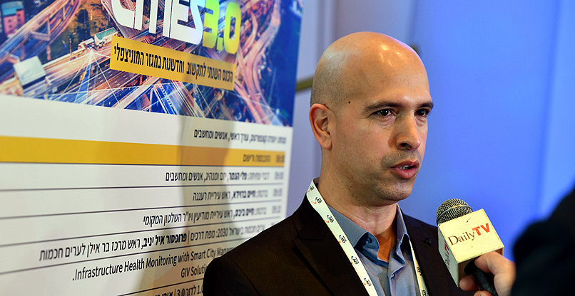 יוסי עפרוני, סמנכ"ל השיווק והמכירות של גיב סולושנס.