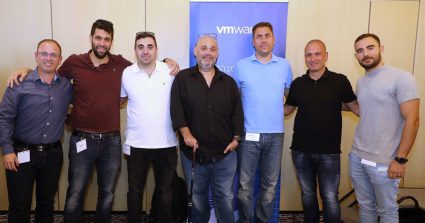 אנשי זרטו ו-VMware בטקס השקת מועדון CISO החדש של ענקית הווירטואליזציה. שמות ותפקידי המופיעים בתמונה - למטה.
