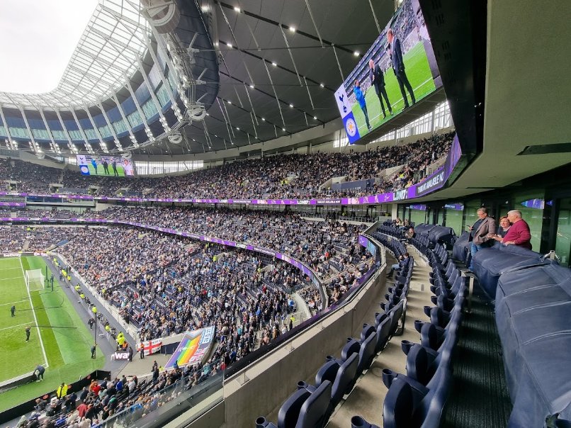 האצטדיון ממרומי הסוויטה של HPE.