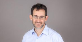 עו"ד גיל מעיני.