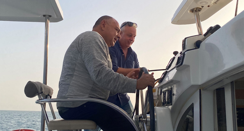 יוסי רודריק, מנכ"ל קבוצת UCL, הסקיפר האוחז בהגה, ולידו אופיר קרקו, סמנכ"ל Professional services באקורייט.