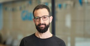 בני גינת, סמנכ"ל פיננסים בגלאסבוקס.