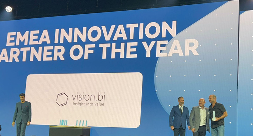 מקבלים את הפרס.