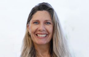 ד"ר מילי פרי, מייסדת DAOs4DAO, מומחית מדיניות בלוקצ'יין בארגונים בינלאומיים, ועוסקת במשילות וב-DAO.