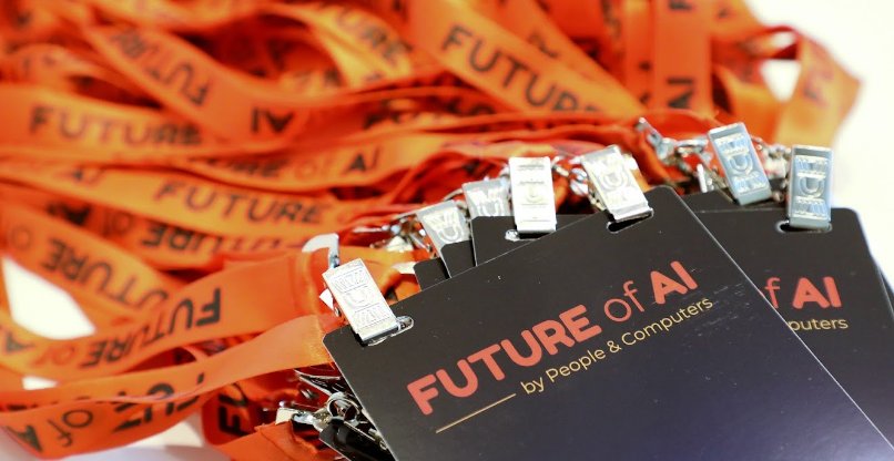 השרוכים למאות תגי השם בכנס ה-AI.