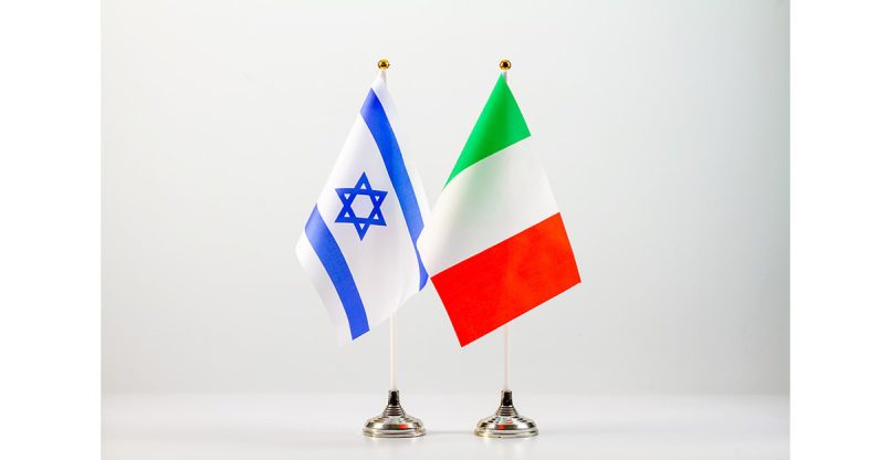 משתפת פעולה עם חברות טק וחדשנות ישראליות. איטליה. אילוסטרציה.