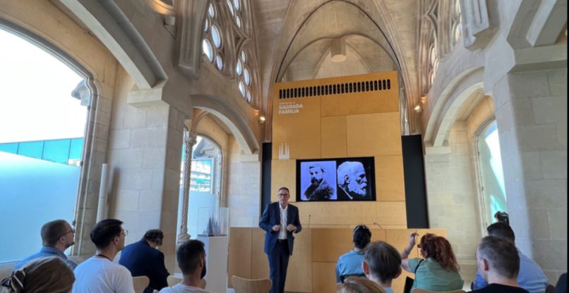 פרננדו וילה, מנמ"ר סגרדה פמיליה.