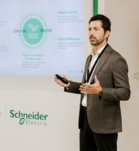 מוסטפה דמירקול, סמנכ"ל תחום דטה סנטרים בשניידר אלקטריק.