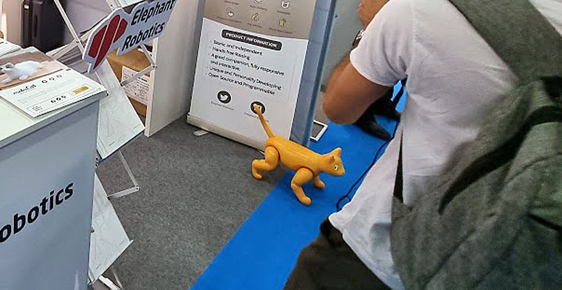 כלבים שיבינו אתכם - מבוססי AI, כמובן. כלומר, האדם של היום חייב אלחוט, סוללה ובינה מלאכותית.