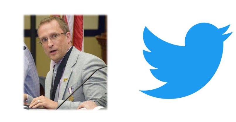 העיד בסנאט. חושף השחיתויות מטוויטר, פייטר (מאדג') זאטקו. עיבוד ממוחשב כאילוסטרציה.