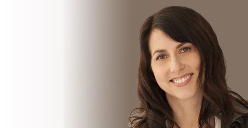 בין המיליארדרים הנדיבים ביותר. מקנזי סקוט.