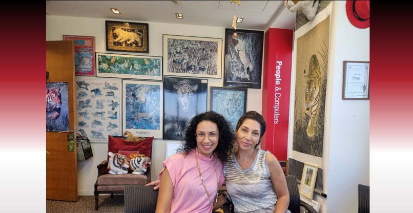 מימין לשמאל: קרן עמר, אחראית BI ופיתוח EVP, ואפרת מנצור, האחראית על מימוש אסטרטגיית EVP, בחברת אברא.