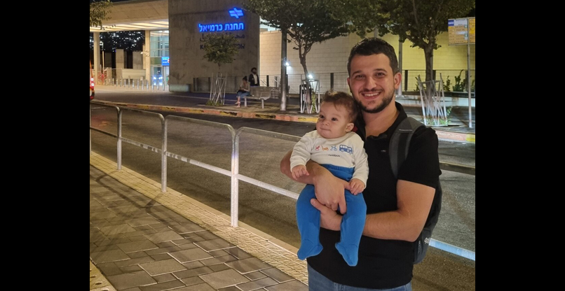 סוף יום. עם הבן.