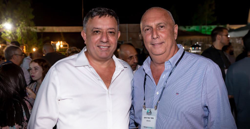 מימין : מוטי צמרינסקי - מנכ"ל קמפוס אלקטרה באוניברסיטת בר אילן, אבי גבאי - מנכ״ל פרטנר.