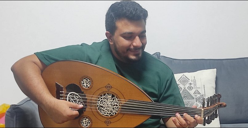 אם מתאפשר, פותח את היום בנגינה בעוד. מג'ד מחאג'נה.