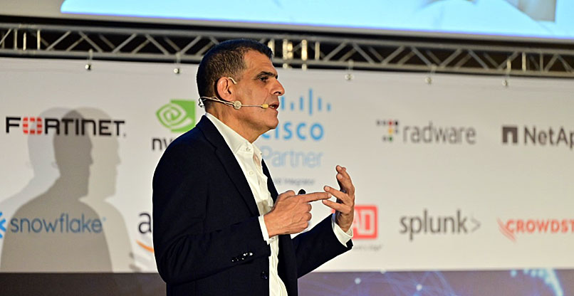 אלון בן-צור, מנכ"ל בינת תקשורת מחשבים.