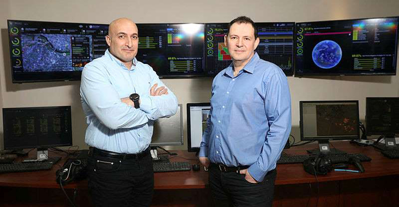 מימין: אילן טוקר, מנכ"ל משותף במלם תים, וניסים תיתן, מייסד ומנכ"ל 4Cast