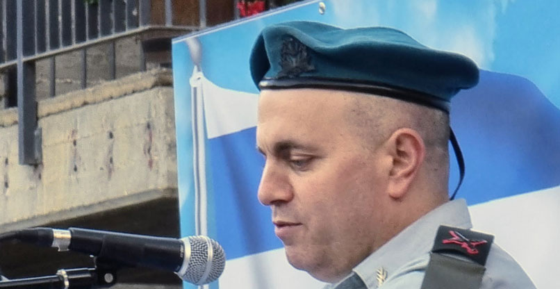 תא"ל עומר דגן, מפקד לוט"ם, שיצא לחופשת פרישה, מברך את מפקדות ממר"ם הנכנסת והיוצאת.