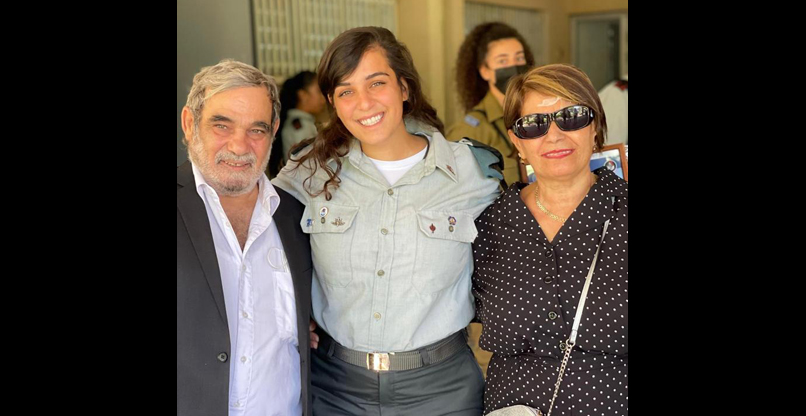 עם ההורים שושנה ויואב אסולין