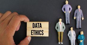 על אתיקה, נתונים ואנשים.